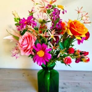 Bloemstuk oranje-roze 65 cm